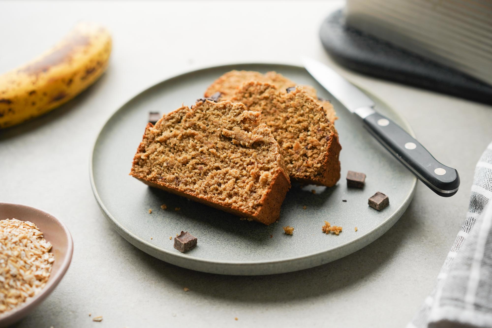 5-Ingredient Flourless Banana Bread (Gluten-Free) - Fueled With Food